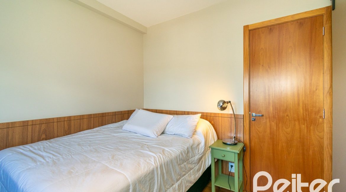 Apartamento à venda com 106m², 3 dormitórios, 1 suíte, 2 vagas, no bairro Tristeza em PORTO ALEGRE