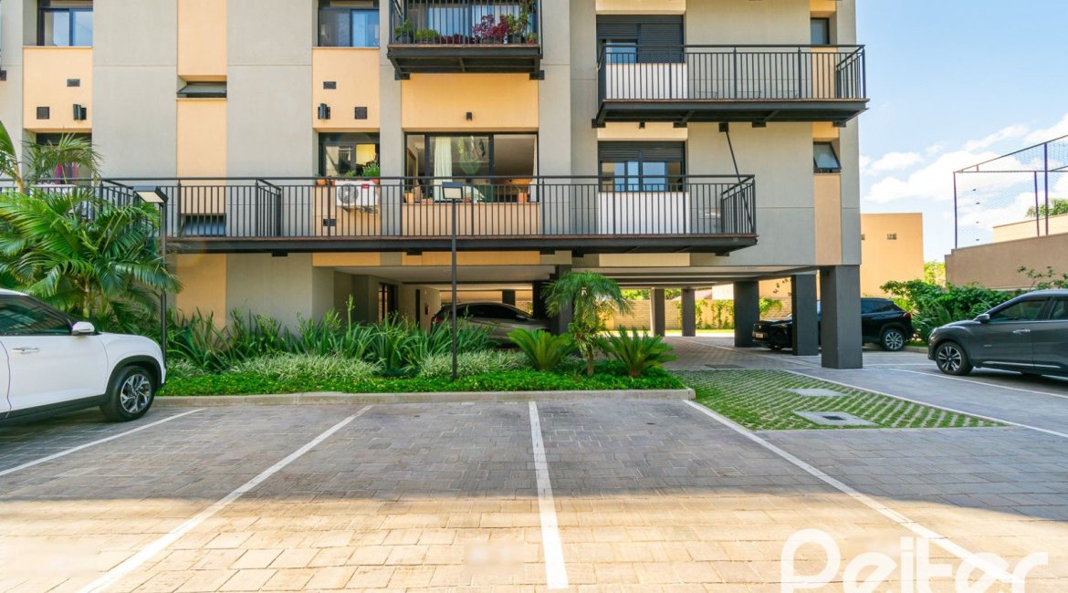 Apartamento à venda com 106m², 3 dormitórios, 1 suíte, 2 vagas, no bairro Tristeza em PORTO ALEGRE