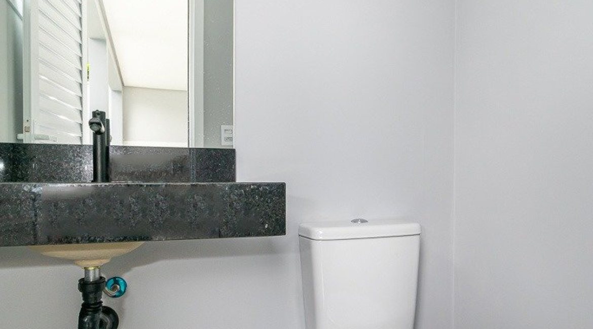 Casa à venda com 206m², 3 dormitórios, 2 suítes, 2 vagas, no bairro Ipanema em Porto Alegre