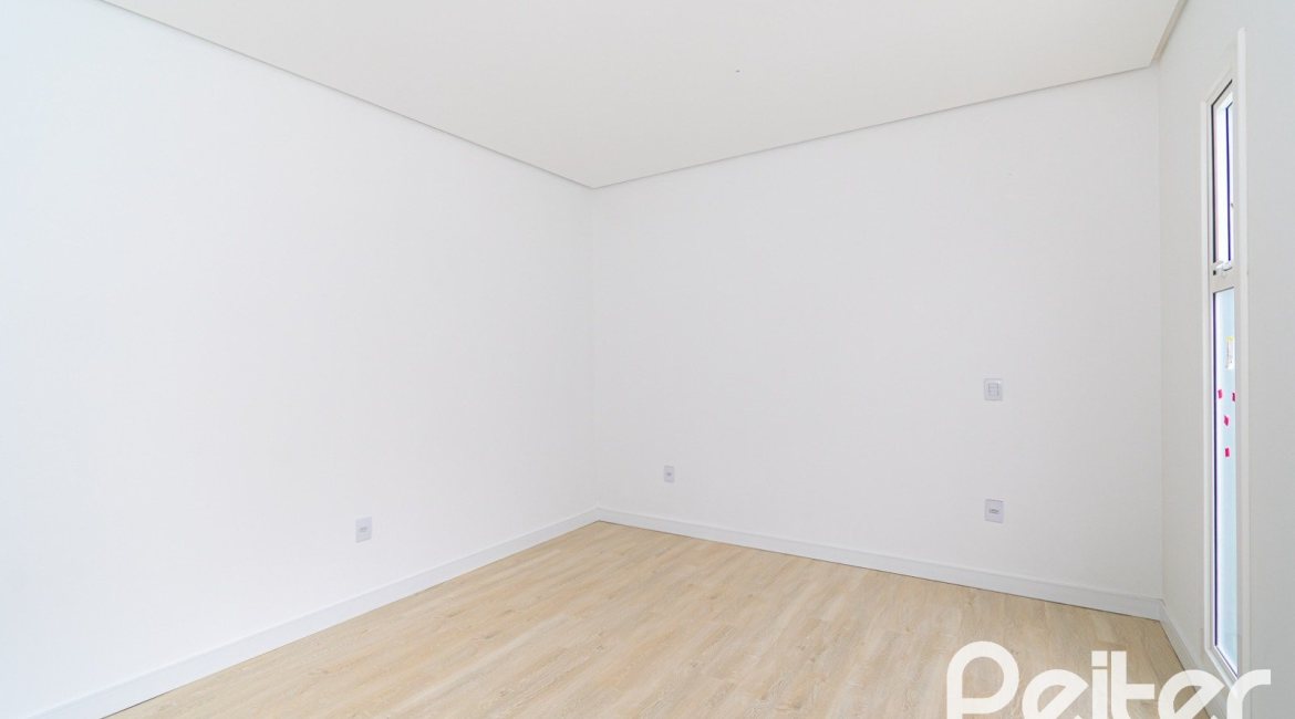 Casa à venda com 206m², 3 dormitórios, 2 suítes, 2 vagas, no bairro Ipanema em Porto Alegre