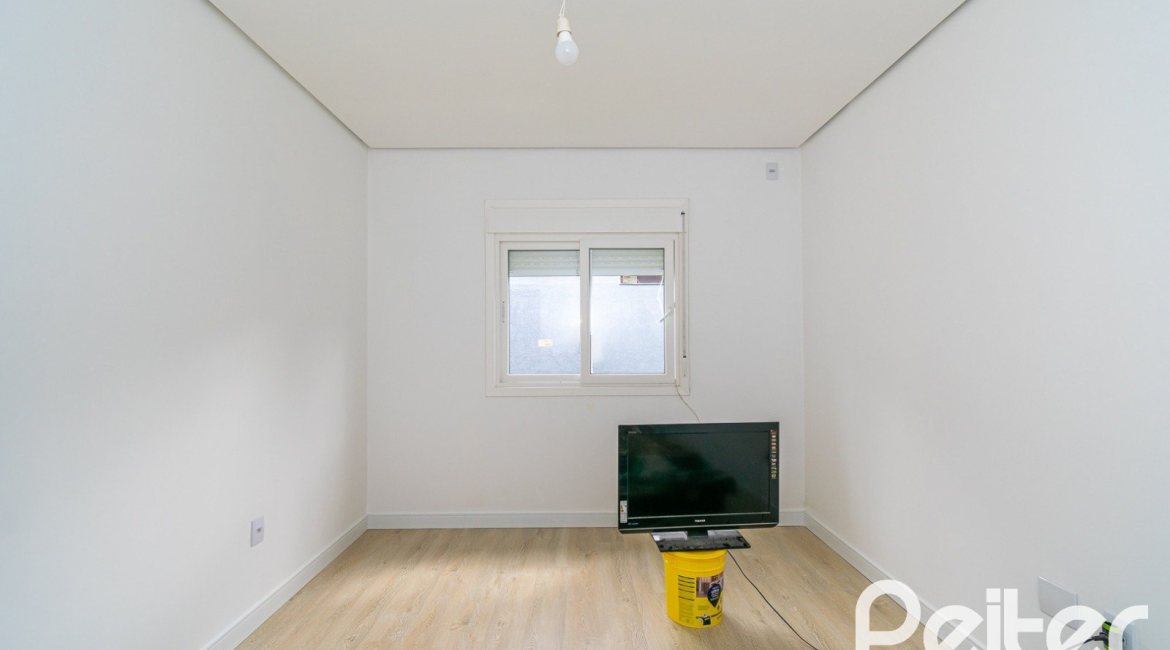 Casa à venda com 206m², 3 dormitórios, 2 suítes, 2 vagas, no bairro Ipanema em Porto Alegre