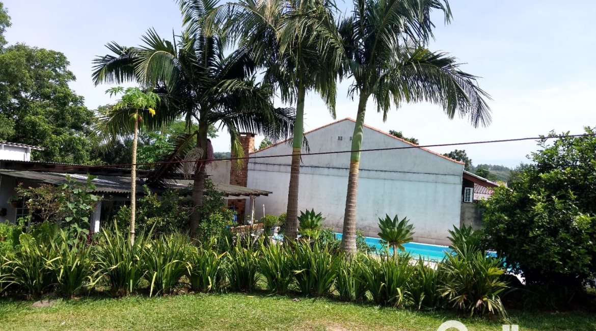 Terreno à venda com 960m², 3 dormitórios, 4 vagas, no bairro Belém Velho em Porto Alegre