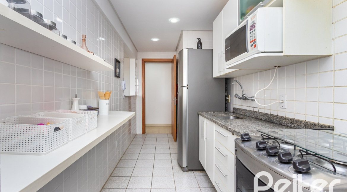 Apartamento à venda com 70m², 2 dormitórios, 1 suíte, no bairro Tristeza em PORTO ALEGRE