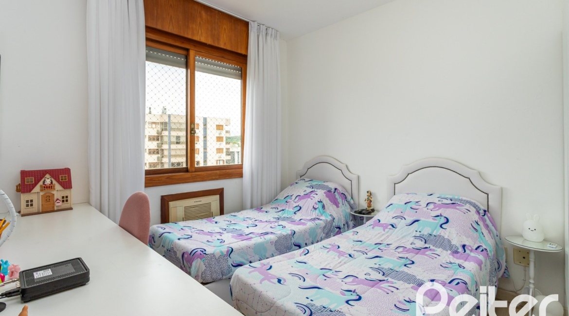 Apartamento à venda com 70m², 2 dormitórios, 1 suíte, no bairro Tristeza em PORTO ALEGRE