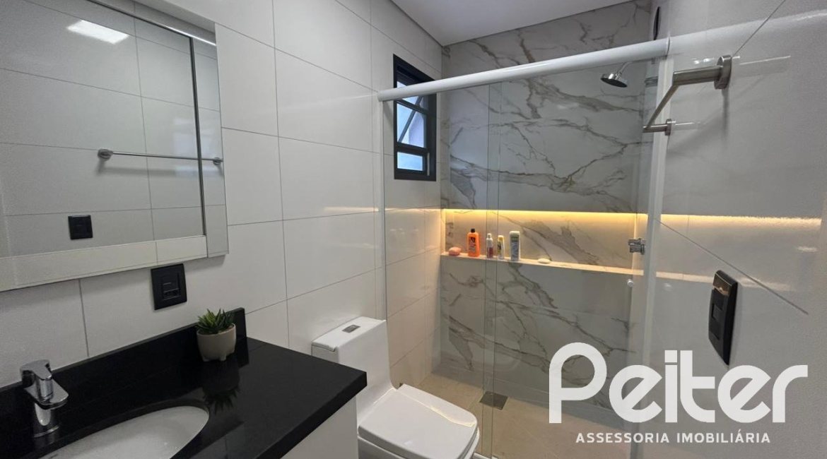Casa em Condomínio à venda com 300m², 3 dormitórios, 3 suítes, 4 vagas, no bairro Ipanema em PORTO ALEGRE
