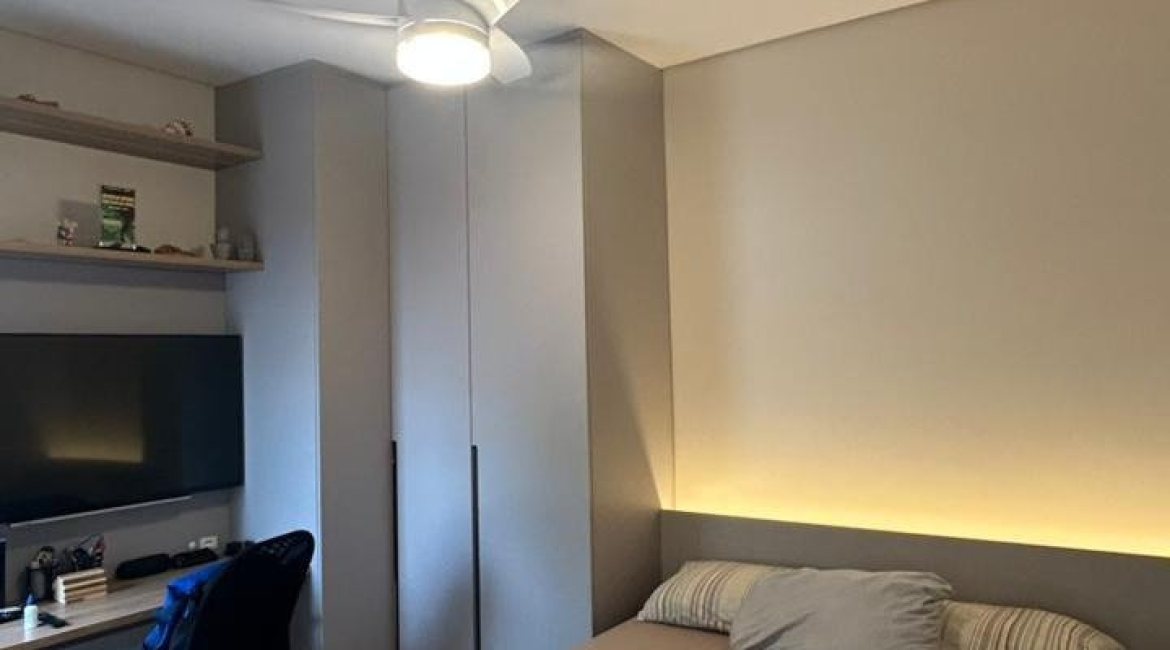 Casa em Condomínio à venda com 300m², 3 dormitórios, 3 suítes, 4 vagas, no bairro Ipanema em PORTO ALEGRE