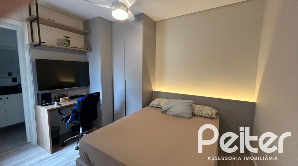 Casa em Condomínio à venda com 300m², 3 dormitórios, 3 suítes, 4 vagas, no bairro Ipanema em PORTO ALEGRE