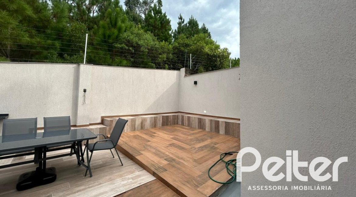 Casa em Condomínio à venda com 300m², 3 dormitórios, 3 suítes, 4 vagas, no bairro Ipanema em PORTO ALEGRE