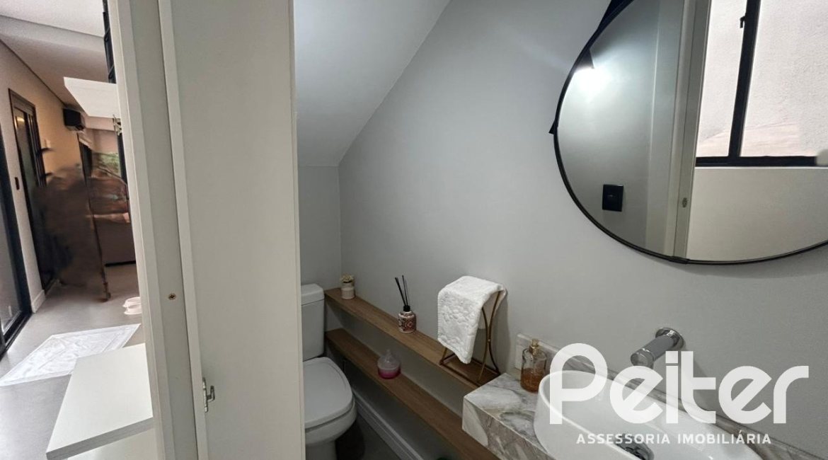 Casa em Condomínio à venda com 300m², 3 dormitórios, 3 suítes, 4 vagas, no bairro Ipanema em PORTO ALEGRE