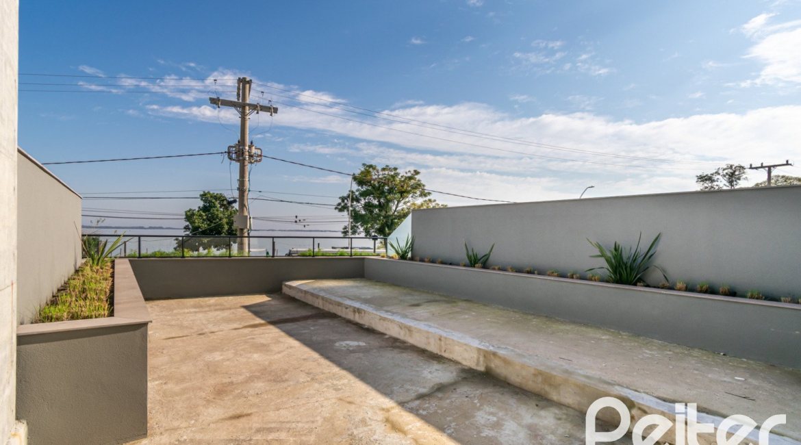 Apartamento Garden à venda com 248m², 2 dormitórios, 2 suítes, 4 vagas, no bairro Cristal em Porto Alegre