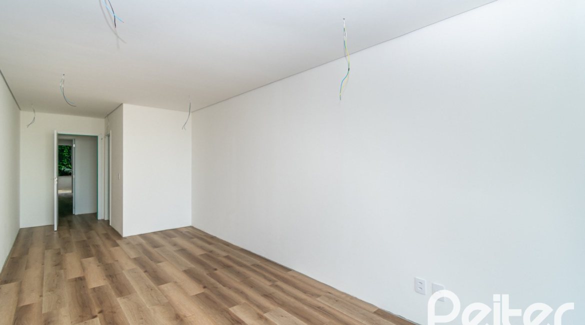 Apartamento Garden à venda com 248m², 2 dormitórios, 2 suítes, 4 vagas, no bairro Cristal em Porto Alegre