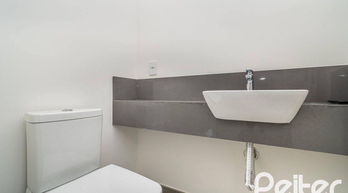 Apartamento Garden à venda com 248m², 2 dormitórios, 2 suítes, 4 vagas, no bairro Cristal em Porto Alegre