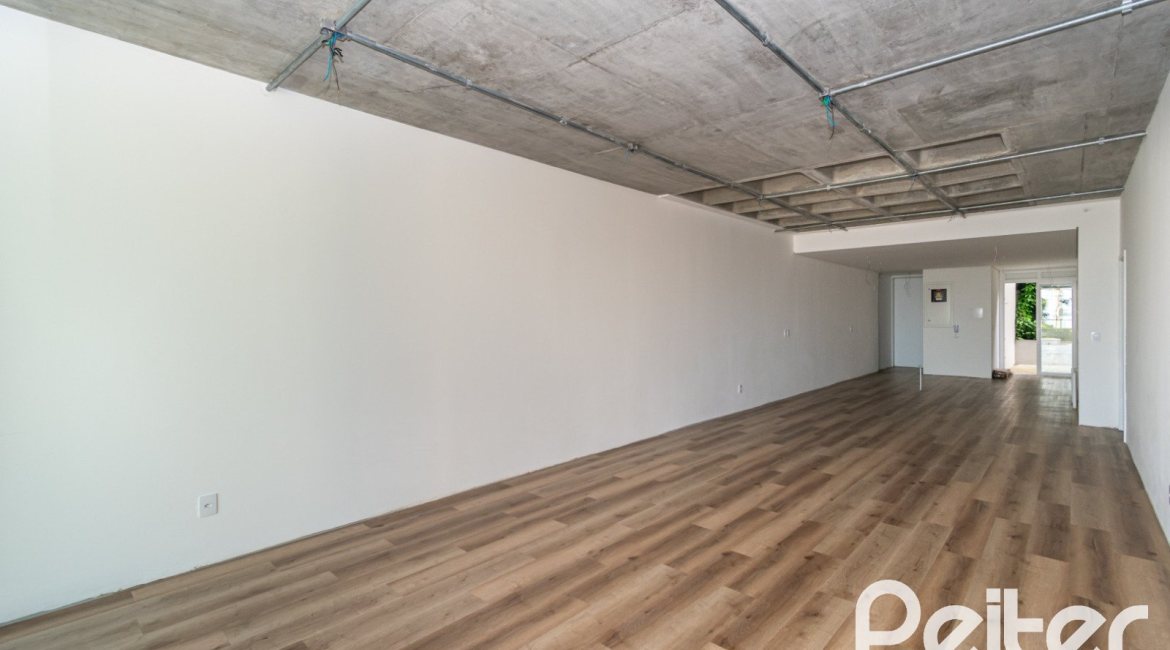 Apartamento Garden à venda com 248m², 2 dormitórios, 2 suítes, 4 vagas, no bairro Cristal em Porto Alegre