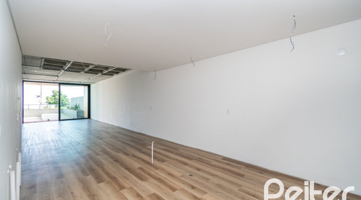 Apartamento Garden à venda com 248m², 2 dormitórios, 2 suítes, 4 vagas, no bairro Cristal em Porto Alegre