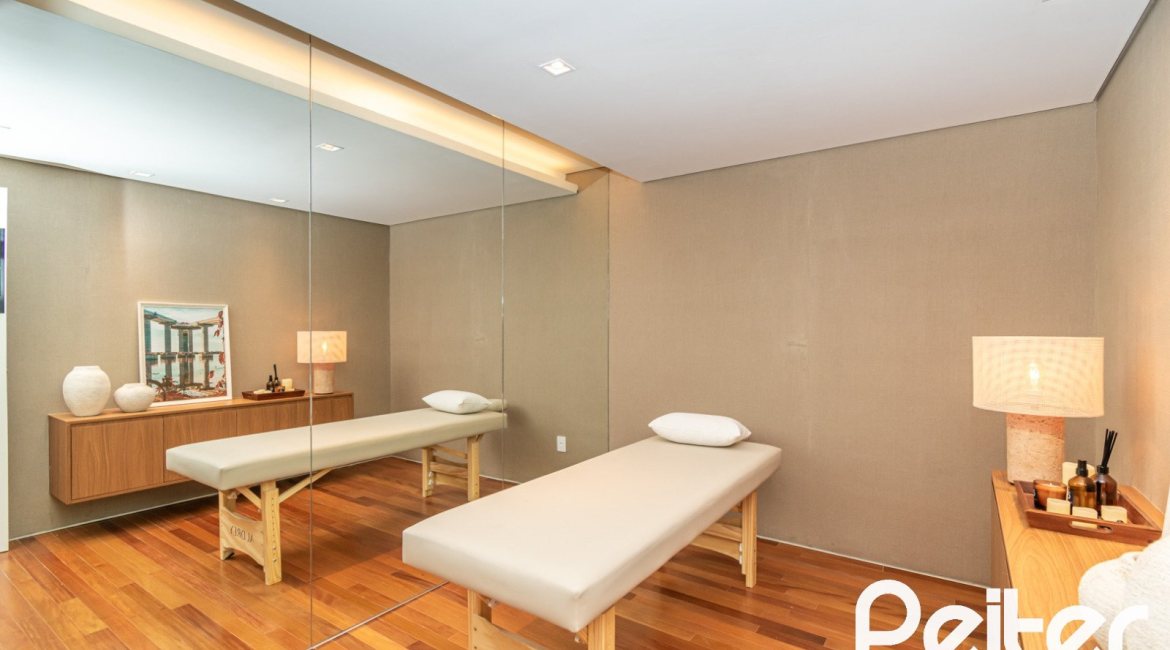 Apartamento Garden à venda com 248m², 2 dormitórios, 2 suítes, 4 vagas, no bairro Cristal em Porto Alegre