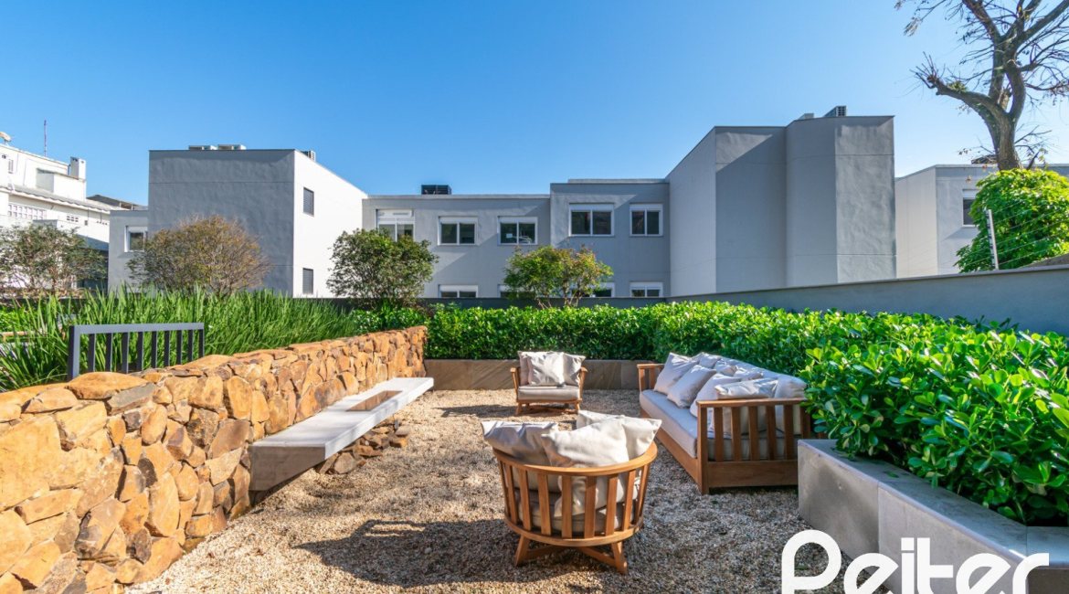 Apartamento Garden à venda com 248m², 2 dormitórios, 2 suítes, 4 vagas, no bairro Cristal em Porto Alegre