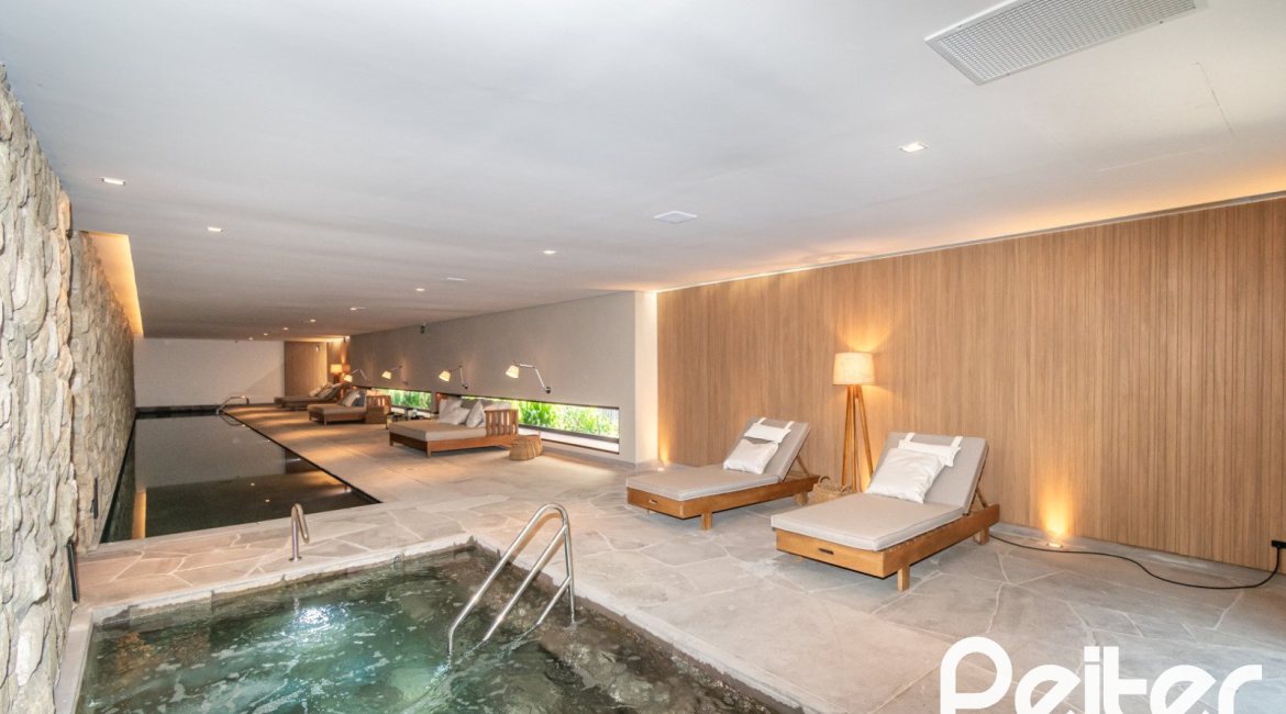 Apartamento Garden à venda com 248m², 2 dormitórios, 2 suítes, 4 vagas, no bairro Cristal em Porto Alegre