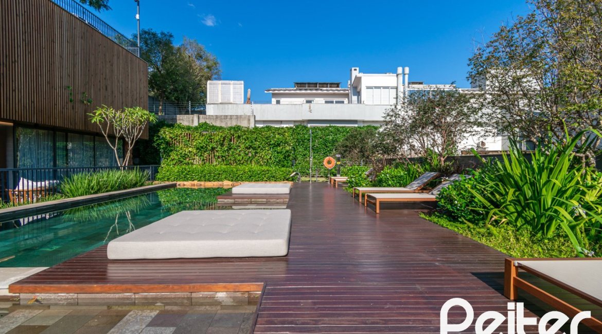 Apartamento Garden à venda com 248m², 2 dormitórios, 2 suítes, 4 vagas, no bairro Cristal em Porto Alegre