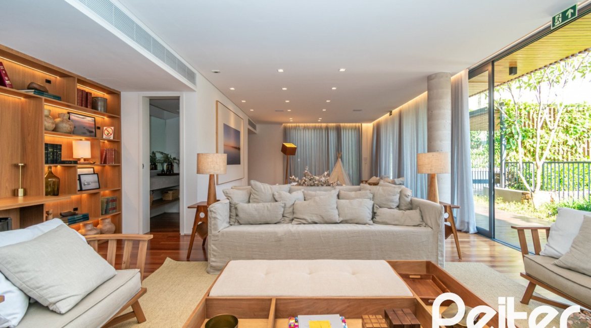 Apartamento Garden à venda com 248m², 2 dormitórios, 2 suítes, 4 vagas, no bairro Cristal em Porto Alegre