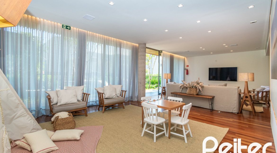 Apartamento Garden à venda com 248m², 2 dormitórios, 2 suítes, 4 vagas, no bairro Cristal em Porto Alegre