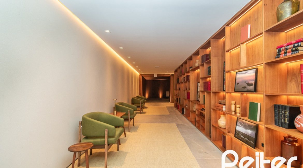 Apartamento Garden à venda com 248m², 2 dormitórios, 2 suítes, 4 vagas, no bairro Cristal em Porto Alegre