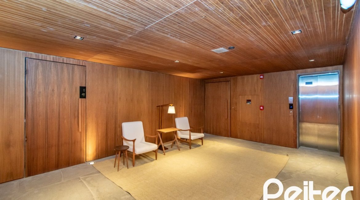 Apartamento Garden à venda com 248m², 2 dormitórios, 2 suítes, 4 vagas, no bairro Cristal em Porto Alegre