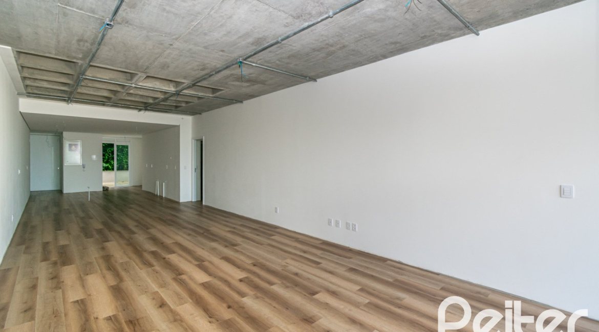 Apartamento Garden à venda com 248m², 2 dormitórios, 2 suítes, 4 vagas, no bairro Cristal em Porto Alegre