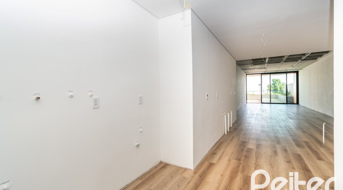 Apartamento Garden à venda com 248m², 2 dormitórios, 2 suítes, 4 vagas, no bairro Cristal em Porto Alegre