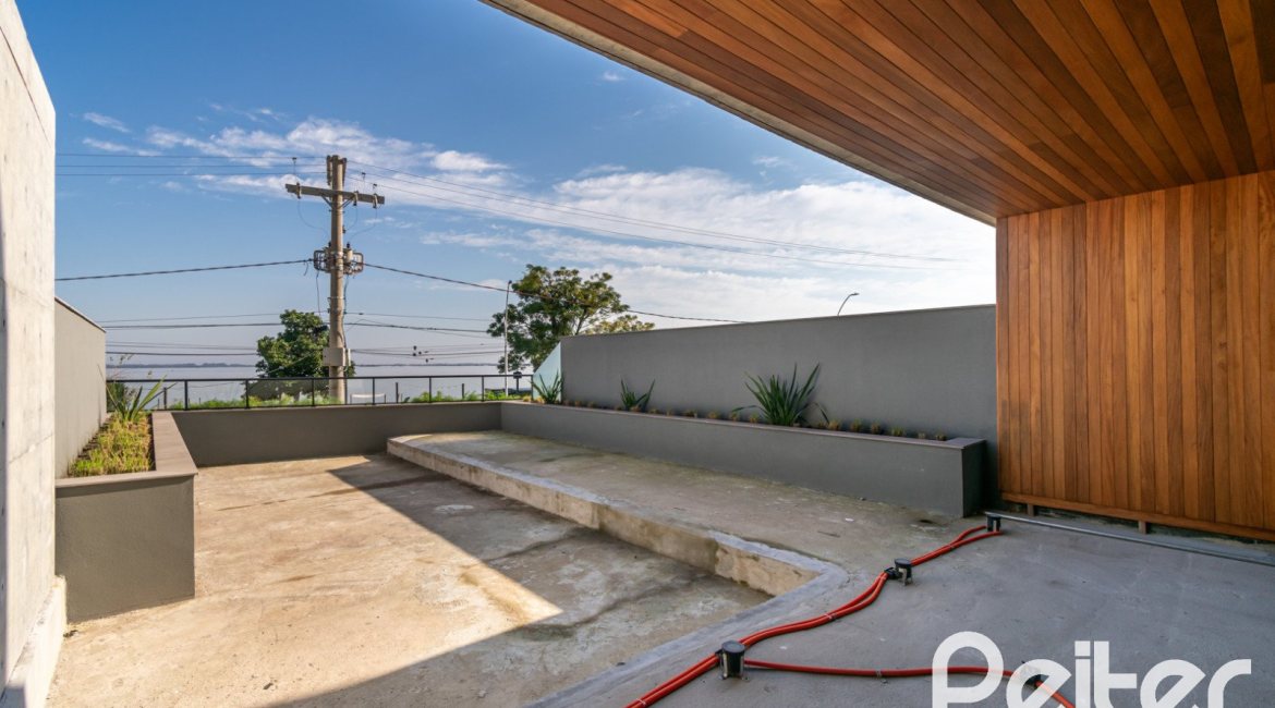 Apartamento Garden à venda com 248m², 2 dormitórios, 2 suítes, 4 vagas, no bairro Cristal em Porto Alegre