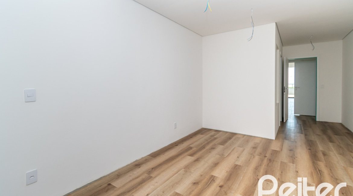 Apartamento Garden à venda com 248m², 2 dormitórios, 2 suítes, 4 vagas, no bairro Cristal em Porto Alegre