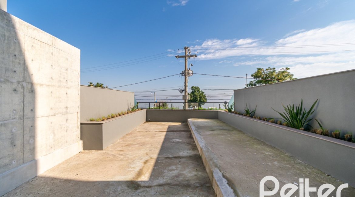 Apartamento Garden à venda com 248m², 2 dormitórios, 2 suítes, 4 vagas, no bairro Cristal em Porto Alegre