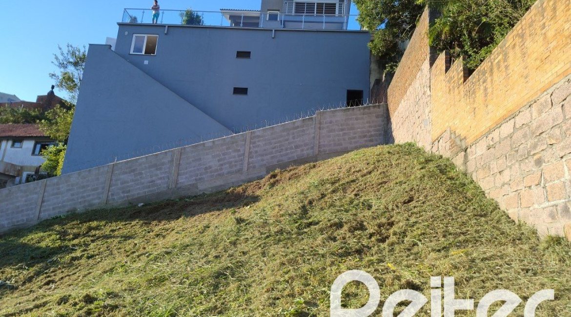 Terreno à venda com 266m², no bairro Sétimo Céu em Porto Alegre