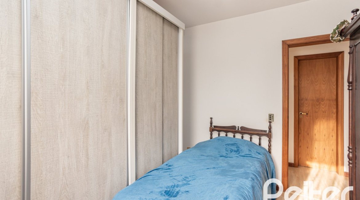 Apartamento à venda com 109m², 3 dormitórios, 1 suíte, 2 vagas, no bairro Tristeza em PORTO ALEGRE