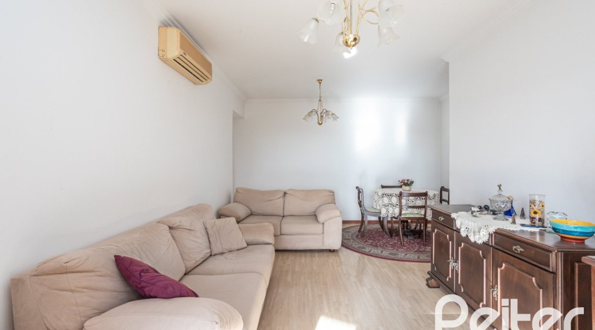 Apartamento à venda com 109m², 3 dormitórios, 1 suíte, 2 vagas, no bairro Tristeza em PORTO ALEGRE