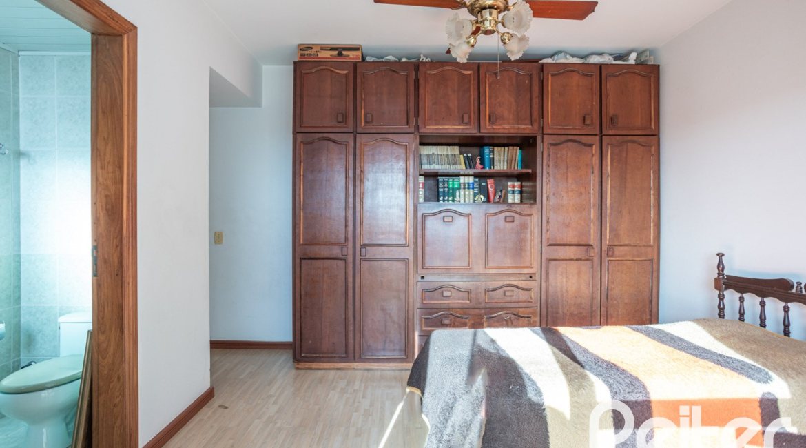 Apartamento à venda com 109m², 3 dormitórios, 1 suíte, 2 vagas, no bairro Tristeza em PORTO ALEGRE