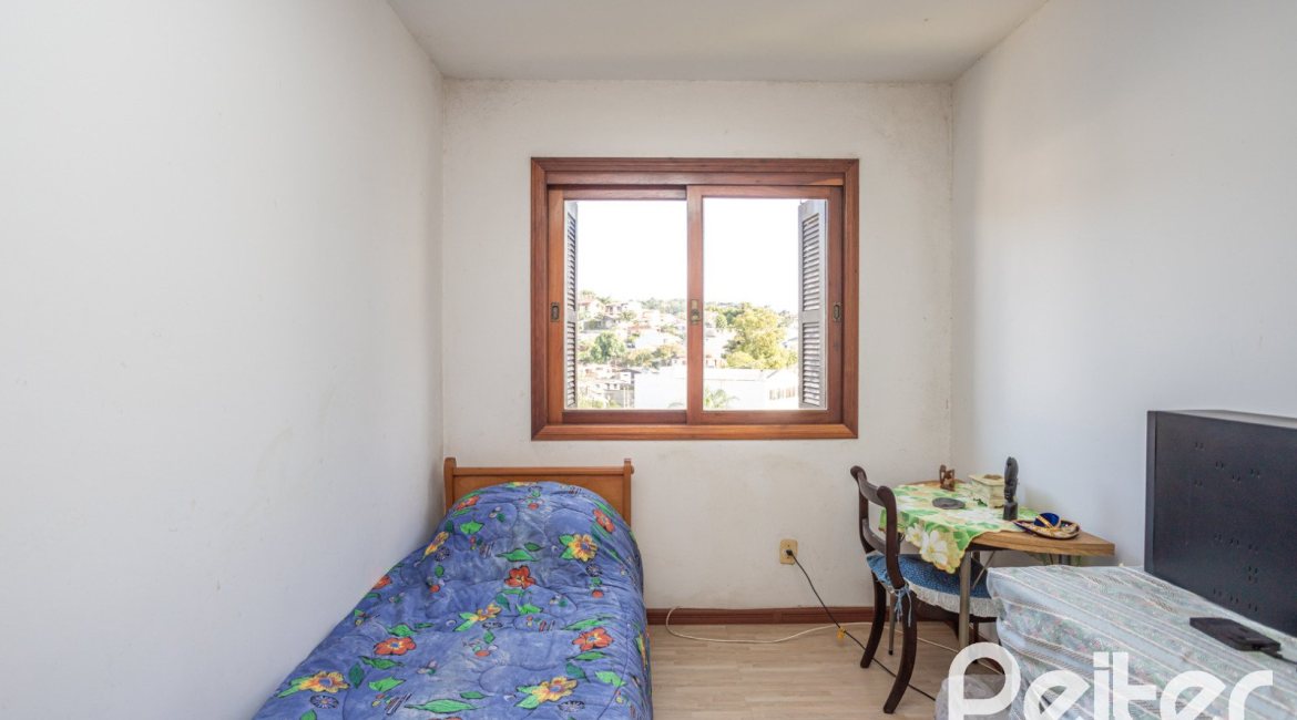 Apartamento à venda com 109m², 3 dormitórios, 1 suíte, 2 vagas, no bairro Tristeza em PORTO ALEGRE