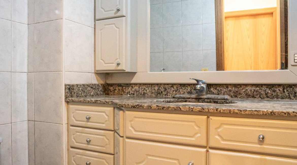 Apartamento à venda com 109m², 3 dormitórios, 1 suíte, 2 vagas, no bairro Tristeza em PORTO ALEGRE