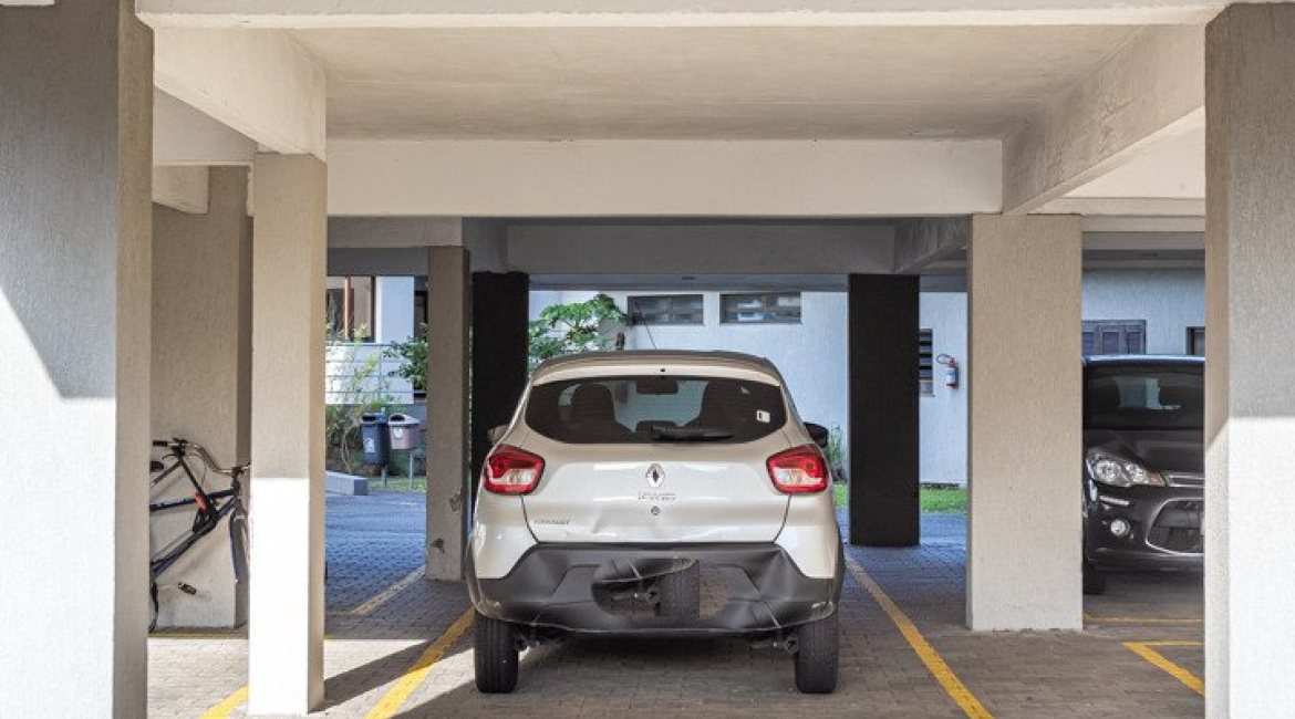 Apartamento à venda com 109m², 3 dormitórios, 1 suíte, 2 vagas, no bairro Tristeza em PORTO ALEGRE