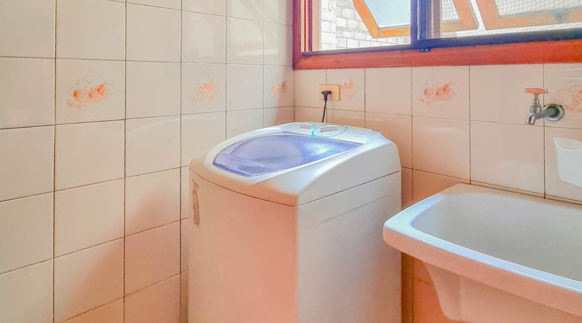 Apartamento à venda com 47m², 1 dormitório, 1 vaga, no bairro Tristeza em Porto Alegre