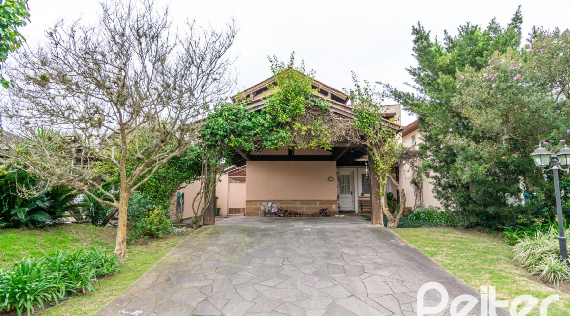 Casa em Condomínio à venda com 229m², 4 dormitórios, 1 suíte, 4 vagas, no bairro Terra Ville em PORTO ALEGRE