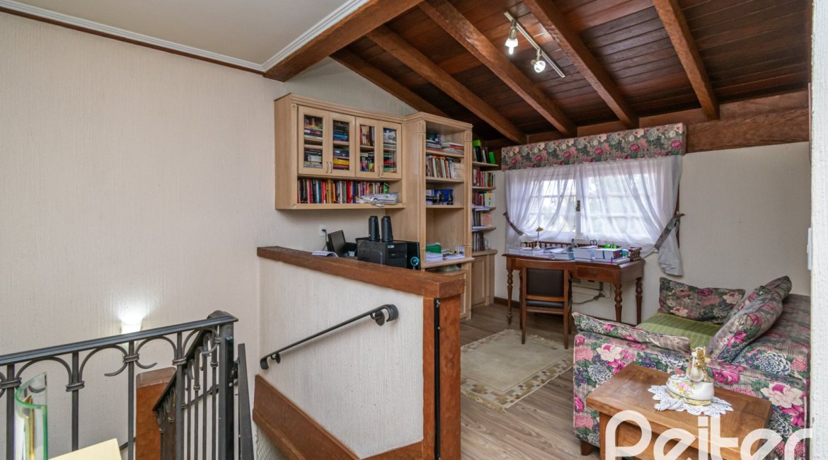 Casa em Condomínio à venda com 229m², 4 dormitórios, 1 suíte, 4 vagas, no bairro Terra Ville em PORTO ALEGRE