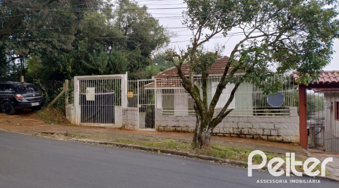 Terreno à venda com 616m², 2 dormitórios, 3 vagas, no bairro Camaquã em Porto Alegre