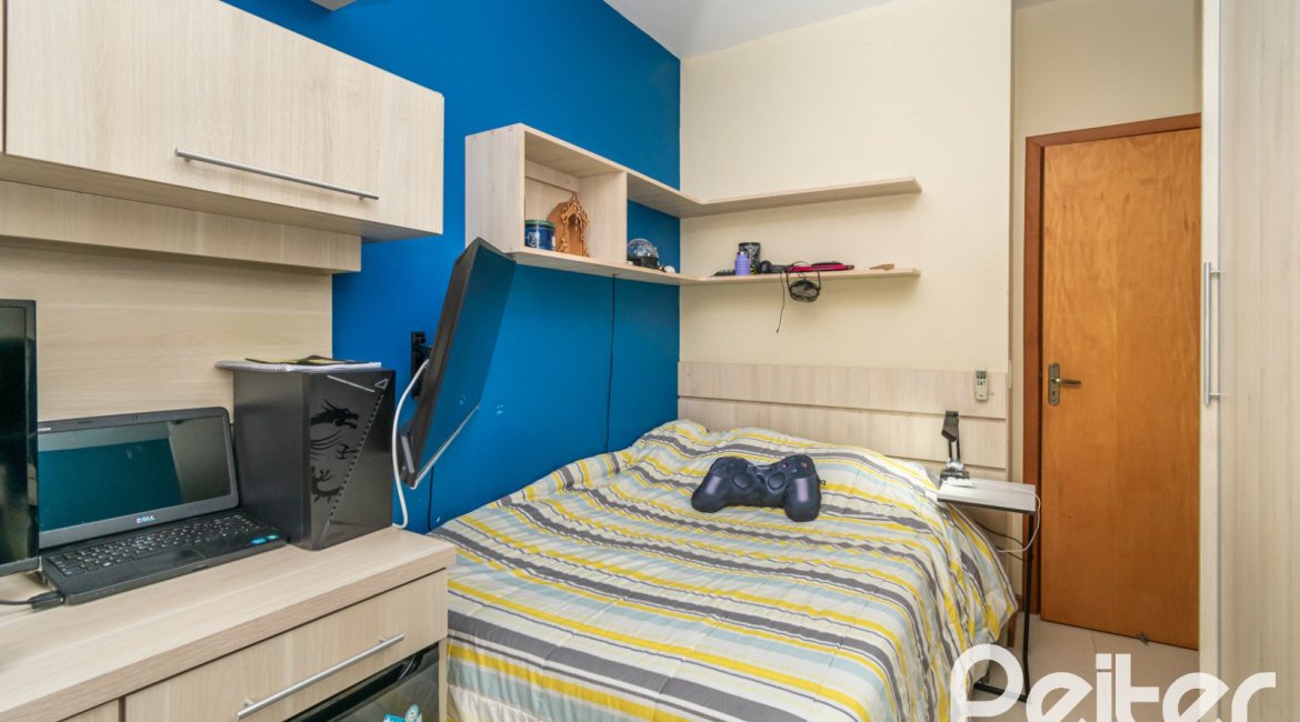 Casa em Condomínio à venda com 133m², 3 dormitórios, 1 suíte, 2 vagas, no bairro Tristeza em Porto Alegre