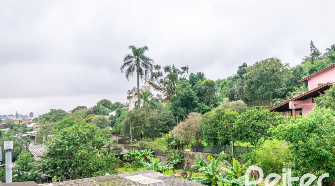 Casa em Condomínio à venda com 133m², 3 dormitórios, 1 suíte, 2 vagas, no bairro Tristeza em Porto Alegre