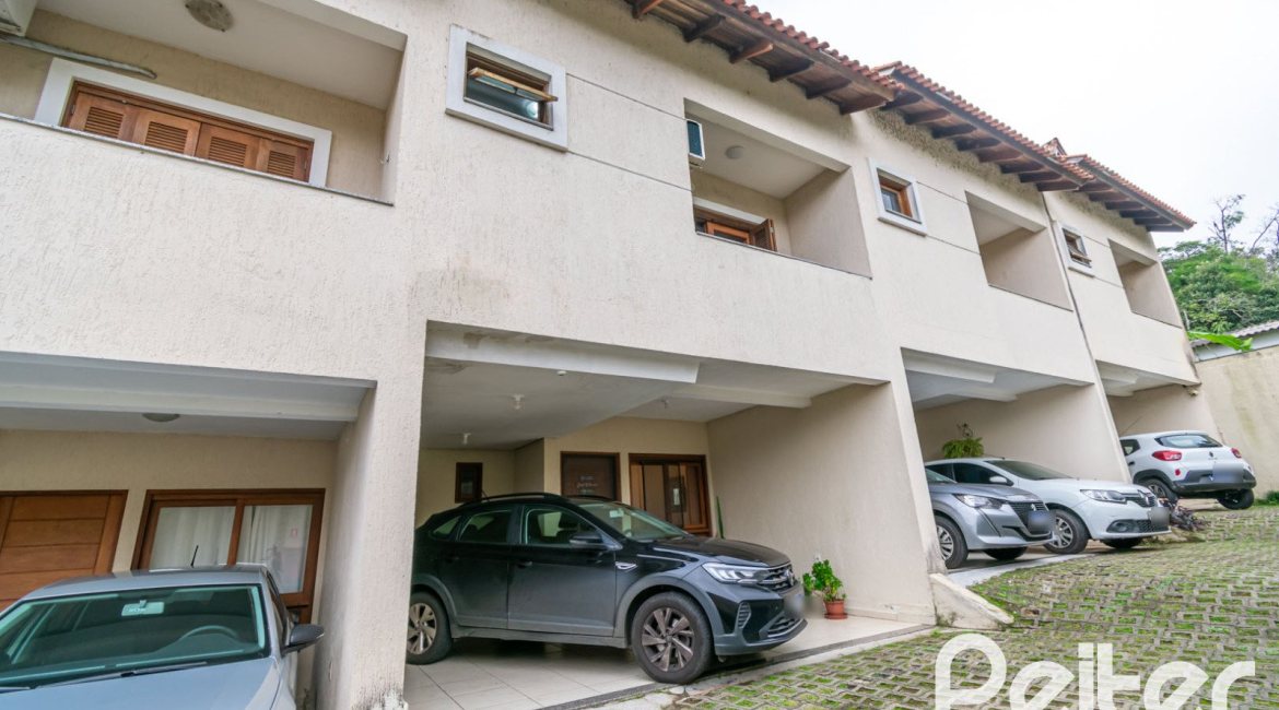 Casa em Condomínio à venda com 133m², 3 dormitórios, 1 suíte, 2 vagas, no bairro Tristeza em Porto Alegre