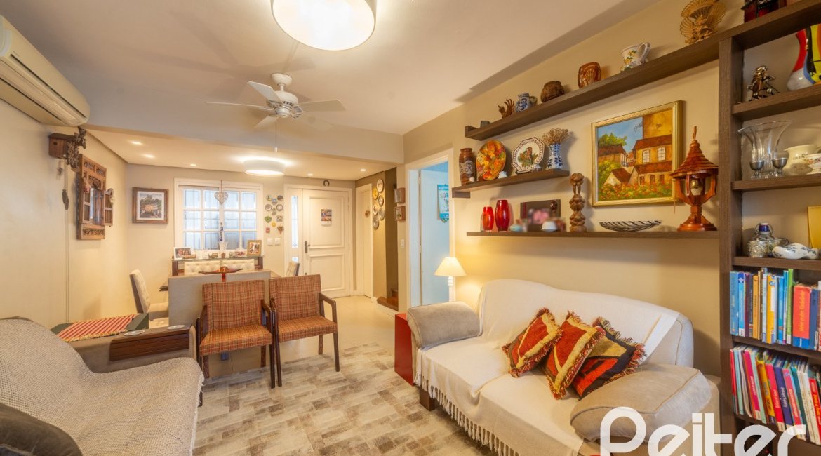 Casa em Condomínio à venda com 181m², 3 dormitórios, 1 suíte, 2 vagas, no bairro Ipanema em Porto Alegre