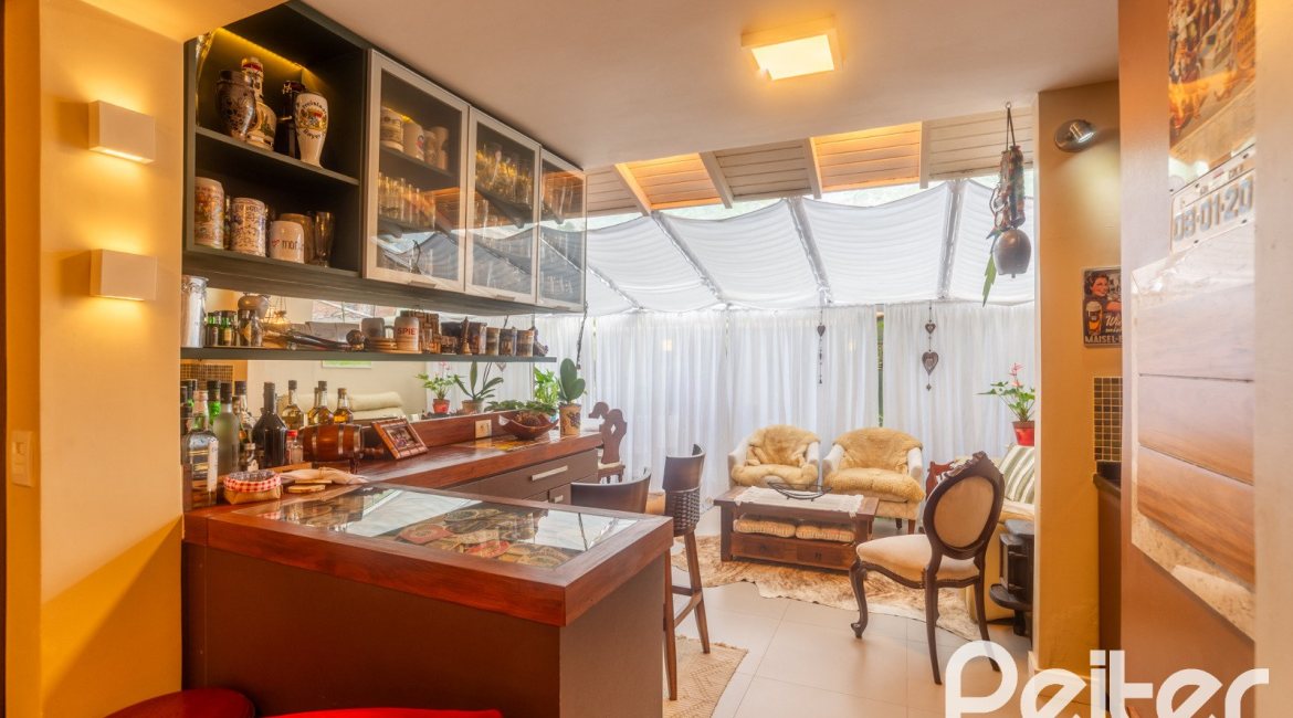 Casa em Condomínio à venda com 181m², 3 dormitórios, 1 suíte, 2 vagas, no bairro Ipanema em Porto Alegre