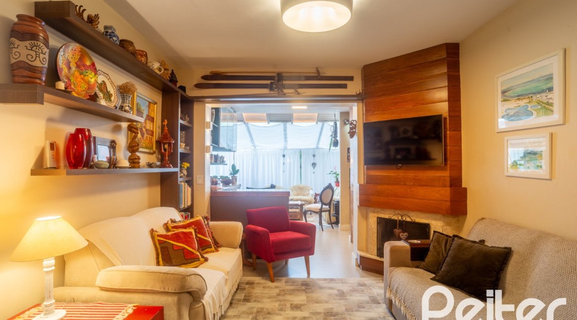 Casa em Condomínio à venda com 181m², 3 dormitórios, 1 suíte, 2 vagas, no bairro Ipanema em Porto Alegre