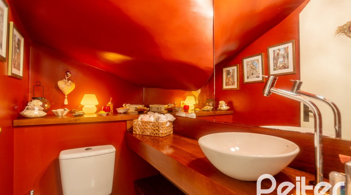 Casa em Condomínio à venda com 181m², 3 dormitórios, 1 suíte, 2 vagas, no bairro Ipanema em Porto Alegre