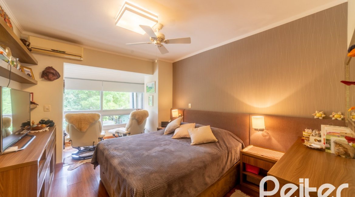 Casa em Condomínio à venda com 181m², 3 dormitórios, 1 suíte, 2 vagas, no bairro Ipanema em Porto Alegre